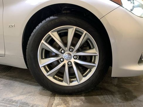 Used 2016 INFINITI Q50 Premium w/ Driver Assistance Package AWD/4WD image 9