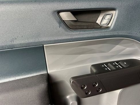 Used 2024 Ford Maverick XL image 12