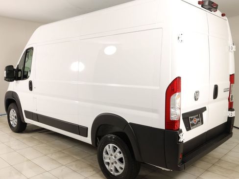 Used 2024 RAM ProMaster 2500 FWD image 4