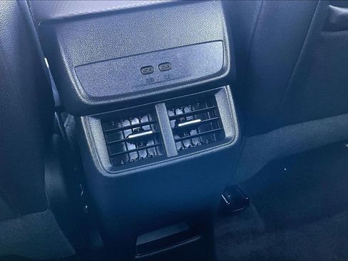 Used 2025 Chevrolet Equinox LT w/ Convenience Package II image 11