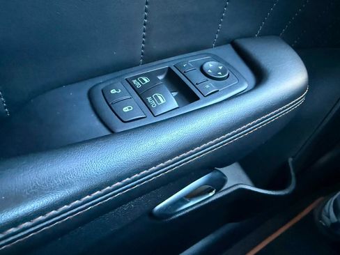 Used 2015 Dodge Challenger R/T Plus image 27