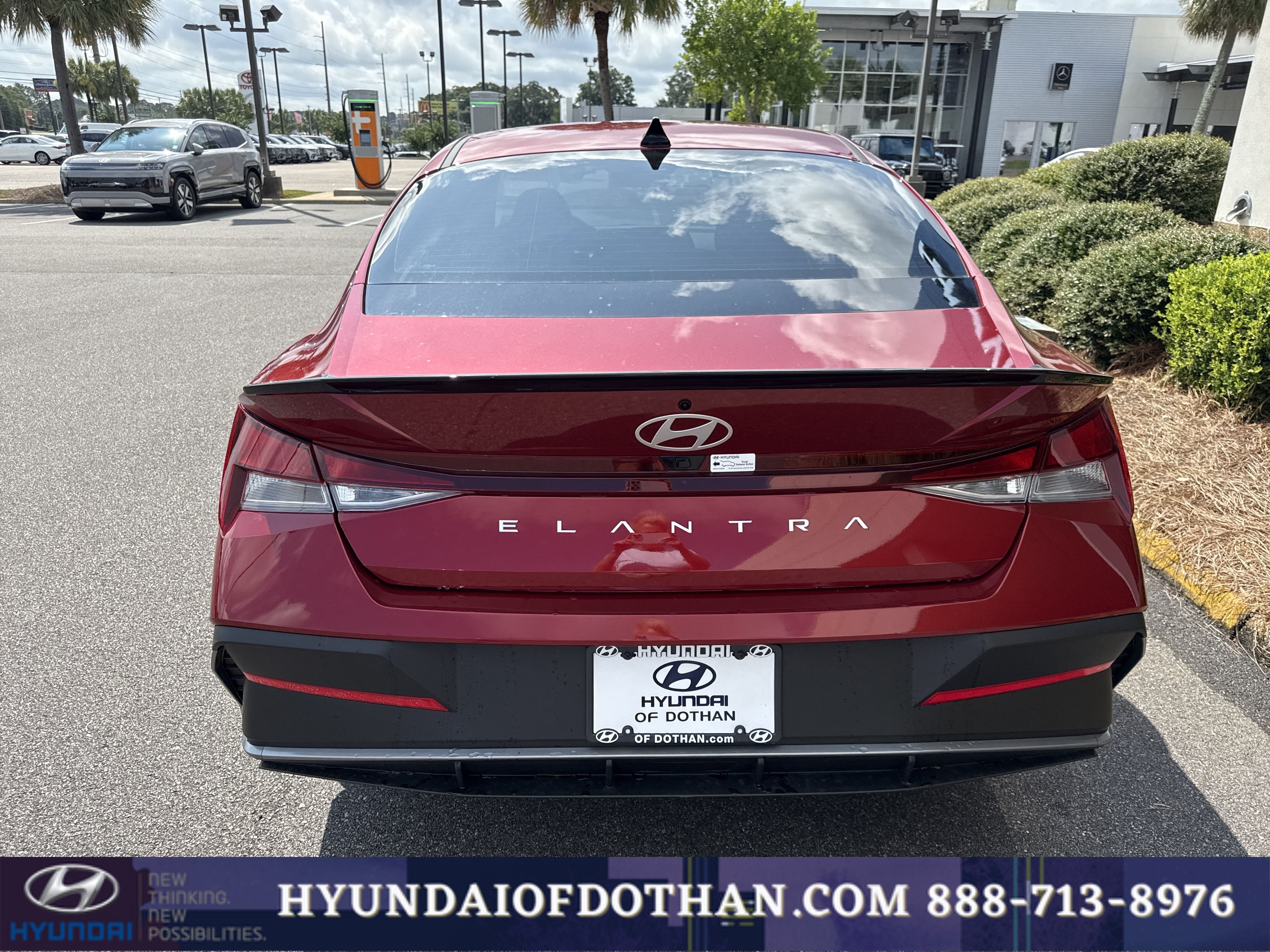 Certified 2025 Hyundai Elantra Sport FWD image 3