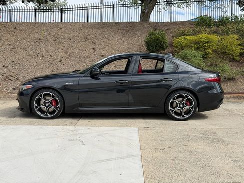 Used 2022 Alfa Romeo Giulia Veloce image 6