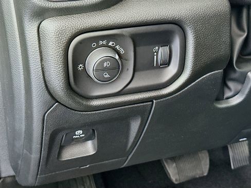New 2026 RAM 1500 Express AWD/4WD image 10