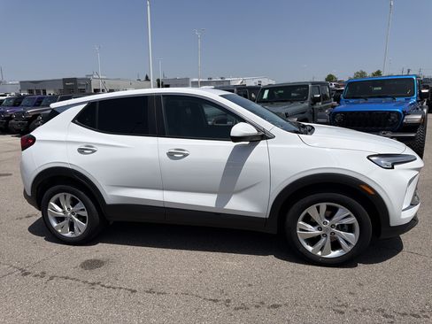Used 2024 Buick Encore GX Preferred FWD image 4