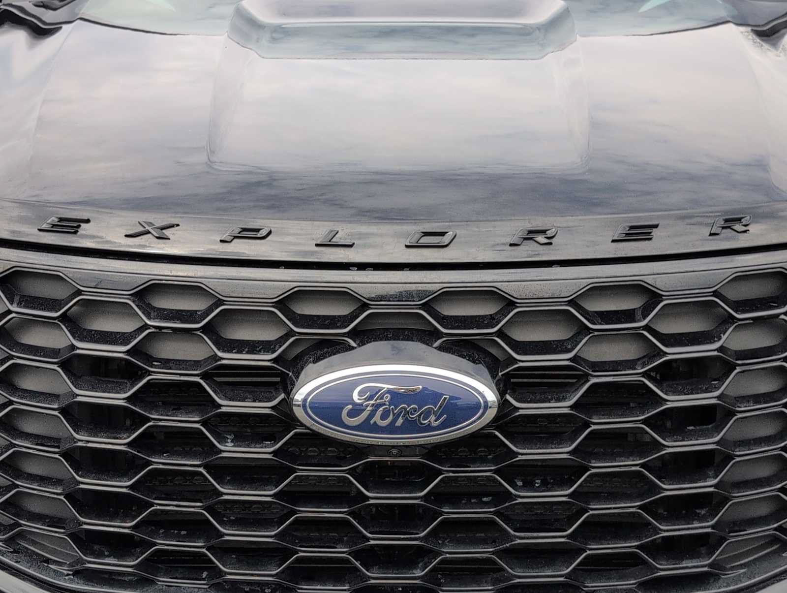 Used 2025 Ford Explorer ST-Line AWD/4WD image 13