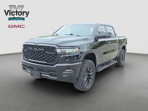 Used 2025 RAM 1500 Big Horn AWD/4WD image 3