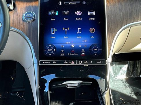 Used 2024 Mercedes-Benz C 300 Sedan image 31