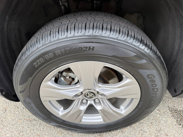 Certified 2025 Toyota RAV4 XLE AWD/4WD image 12