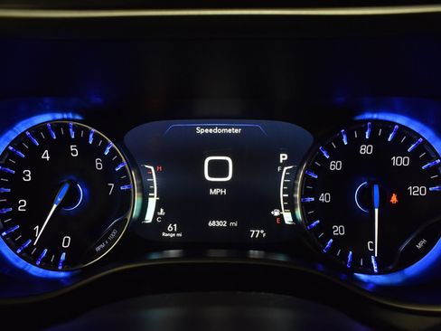 Certified 2024 Chrysler Pacifica Touring-L FWD image 11