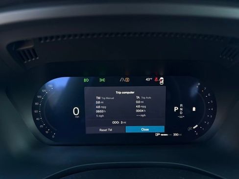 New 2026 Volvo XC60 B5 Plus w/ Protection Package Premier image 18