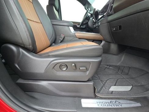 Used 2024 Chevrolet Silverado 2500 High Country w/ High Country Premium Package image 19