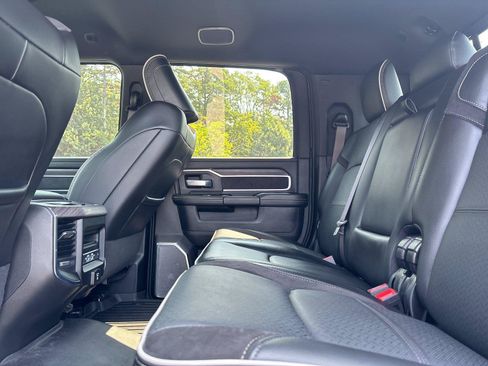 Used 2025 RAM 3500 Laramie AWD/4WD image 33