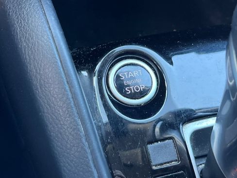 Used 2021 Nissan Kicks S image 25