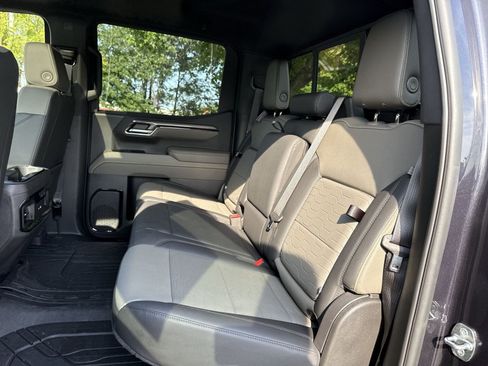 Used 2024 Chevrolet Silverado 1500 ZR2 w/ Technology Package AWD/4WD image 21