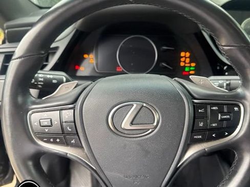 Used 2022 Lexus ES 350 w/ Premium Package FWD image 9