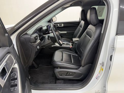 Used 2021 Ford Explorer XLT w/ Equipment Group 202A AWD/4WD image 21