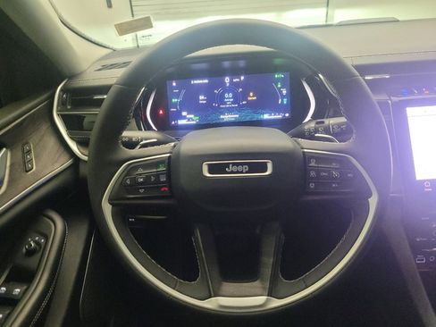 Used 2022 Jeep Grand Cherokee Limited 4xe image 22