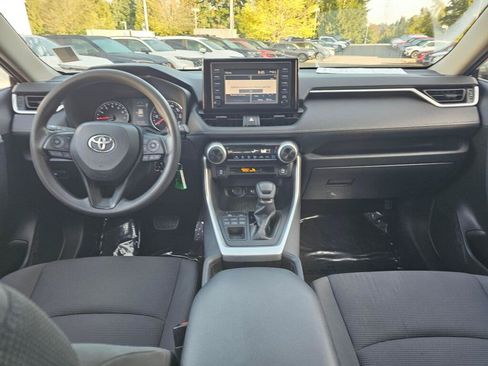 Used 2019 Toyota RAV4 LE w/ Carpet Mat Package AWD/4WD image 20