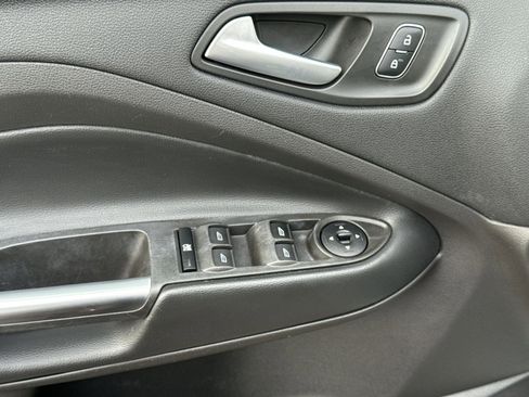 Used 2018 Ford Escape SE w/ SE Sport Appearance Package image 15