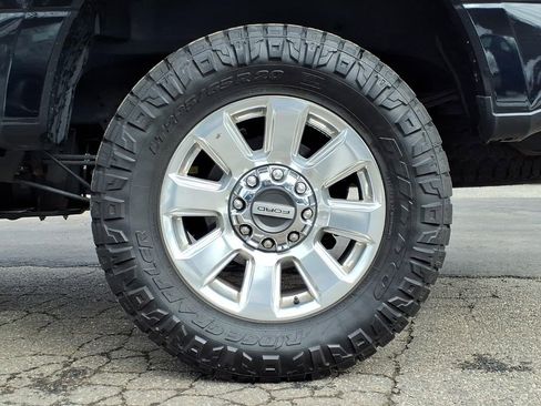 Used 2021 Ford F250 Platinum image 9