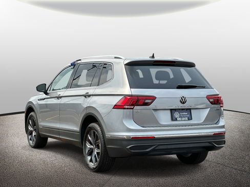 Used 2023 Volkswagen Tiguan SE AWD/4WD image 3