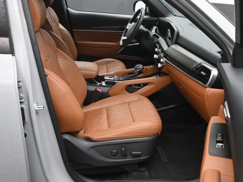 Used 2024 Kia Telluride EX X-Line AWD/4WD image 9