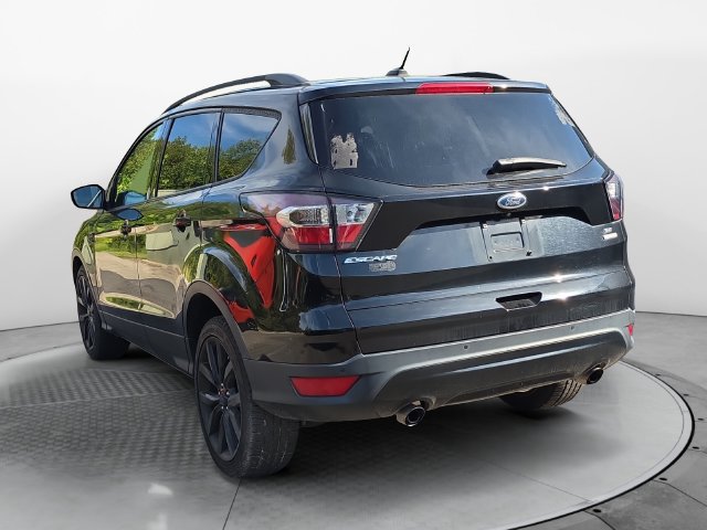 Used 2017 Ford Escape SE w/ Equipment Group 201A FWD image 3