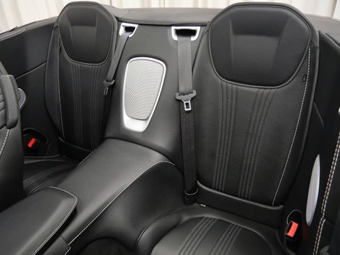 Used 2019 Aston Martin DB11 Volante image 15