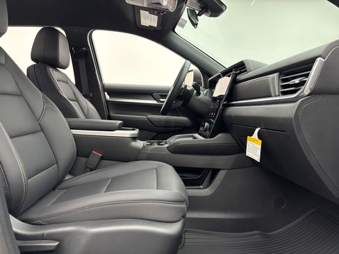 New 2027 GMC Terrain Elevation w/ Elevation Premium Package FWD image 32