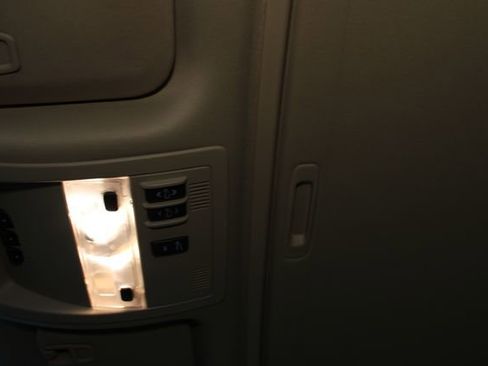 Used 2014 Chevrolet Suburban LTZ AWD/4WD image 30