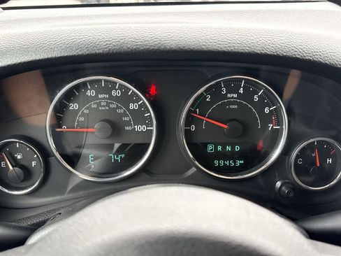 Used 2018 Jeep Wrangler Unlimited Sahara AWD/4WD image 12