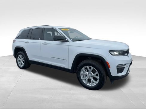 Used 2023 Jeep Grand Cherokee Limited AWD/4WD image 2