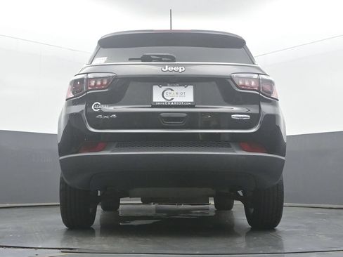 Used 2025 Jeep Compass Latitude AWD/4WD image 57