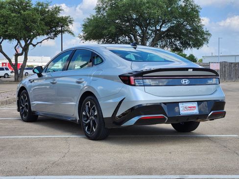 Used 2025 Hyundai Sonata SEL FWD image 3