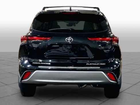 Used 2023 Toyota Highlander Platinum AWD/4WD image 5