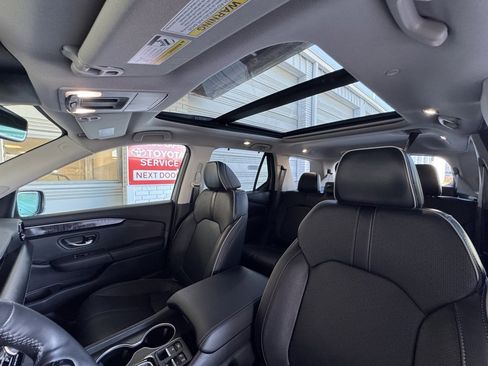 Used 2023 Honda Pilot Elite image 14