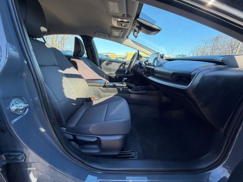 Used 2025 Toyota Prius LE image 24