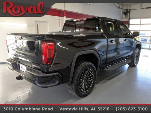 Used 2023 GMC Sierra 1500 AT4X image 4
