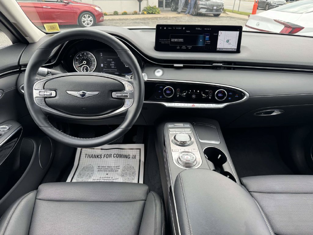 Certified 2024 Genesis GV70 2.5T AWD/4WD image 13