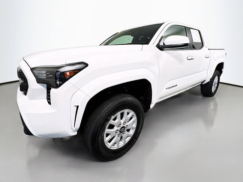 Used 2024 Toyota Tacoma SR5 image 10