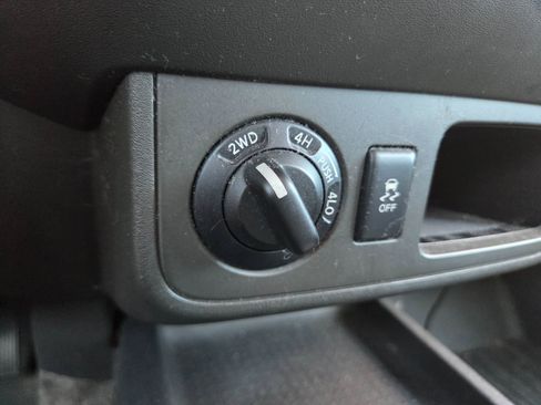 Used 2013 Nissan Xterra S AWD/4WD image 17