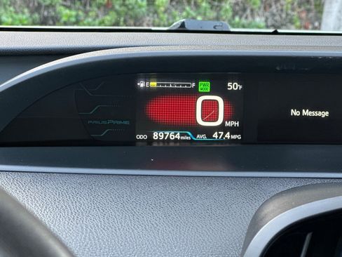 Used 2018 Toyota Prius Prime Premium w/ Carpet Mat Package image 27