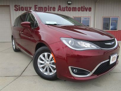 Used 2018 Chrysler Pacifica Touring-L