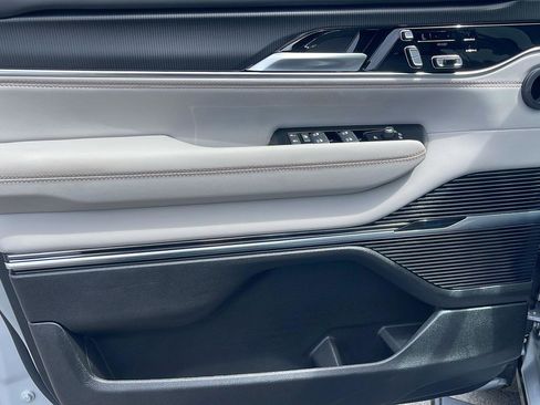 New 2026 Jeep Grand Wagoneer Summit AWD/4WD image 11