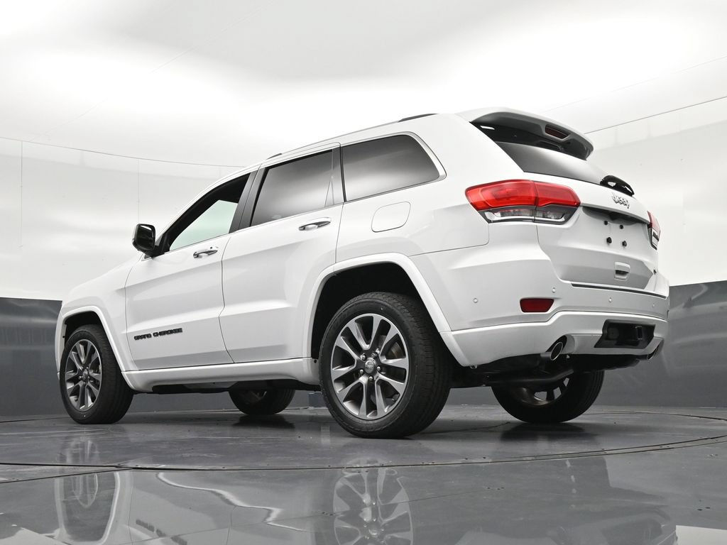 Used 2017 Jeep Grand Cherokee Overland w/ Jeep Active Safety Group RWD image 27