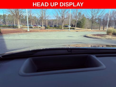 Used 2024 Toyota Venza Limited image 12