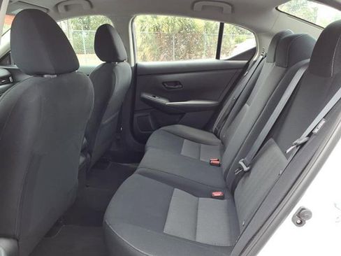 Used 2025 Nissan Sentra SV w/ Trunk Package image 10