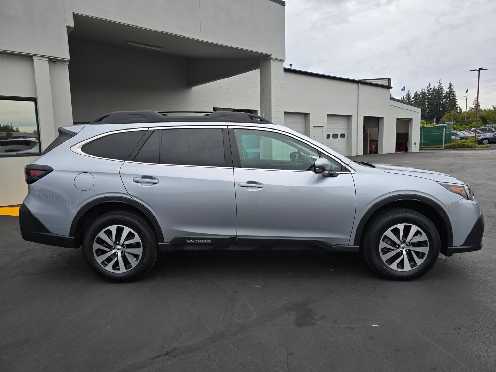 Certified 2022 Subaru Outback Premium AWD/4WD image 3