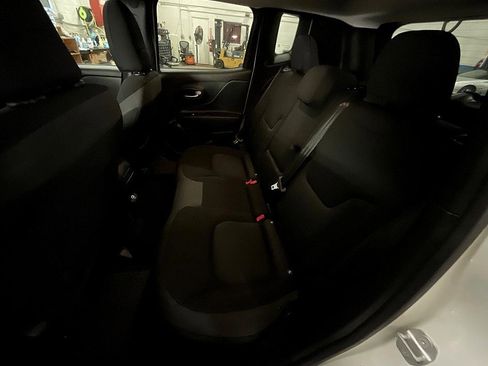 Used 2022 Jeep Renegade Trailhawk image 27